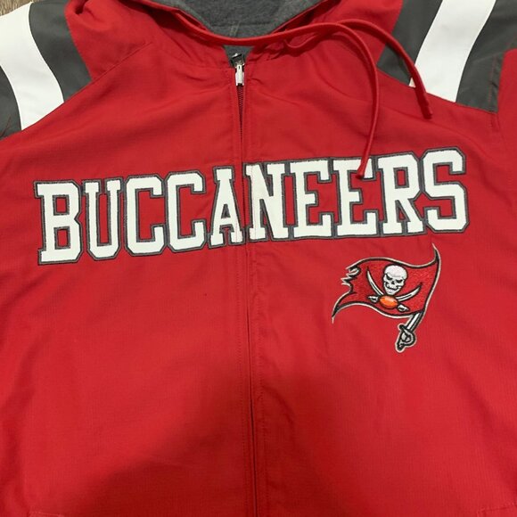 Tampa Bay Buccaneers Reversible Jacket Men's Medium Red Hooded NFL Embroidered - Picture 8 of 11